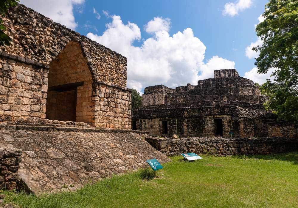 Tours-a-ek-balam